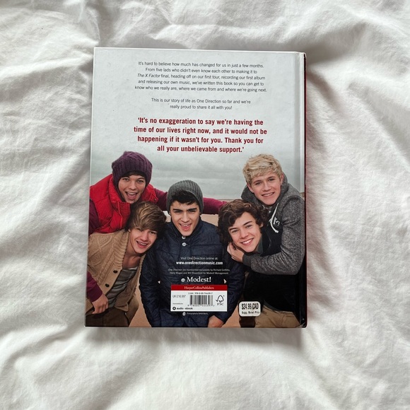 *sold* One Direction Dare To Dream Book - Picture 4 of 4